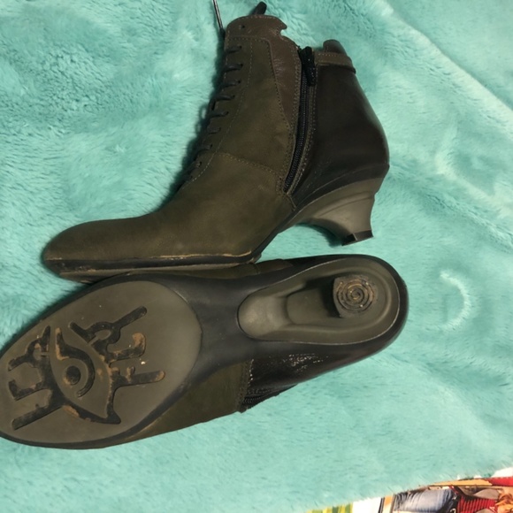 London Fly booties - Picture 2 of 3